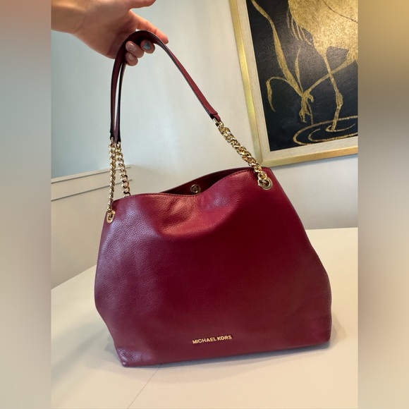 MICHAEL KORS Women's Raven Shoulder Tote Bag - Oxblood - Picture 1 of 7